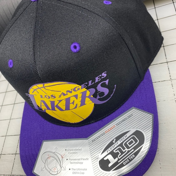 Copy- Lakers hat - Picture 5 of 9